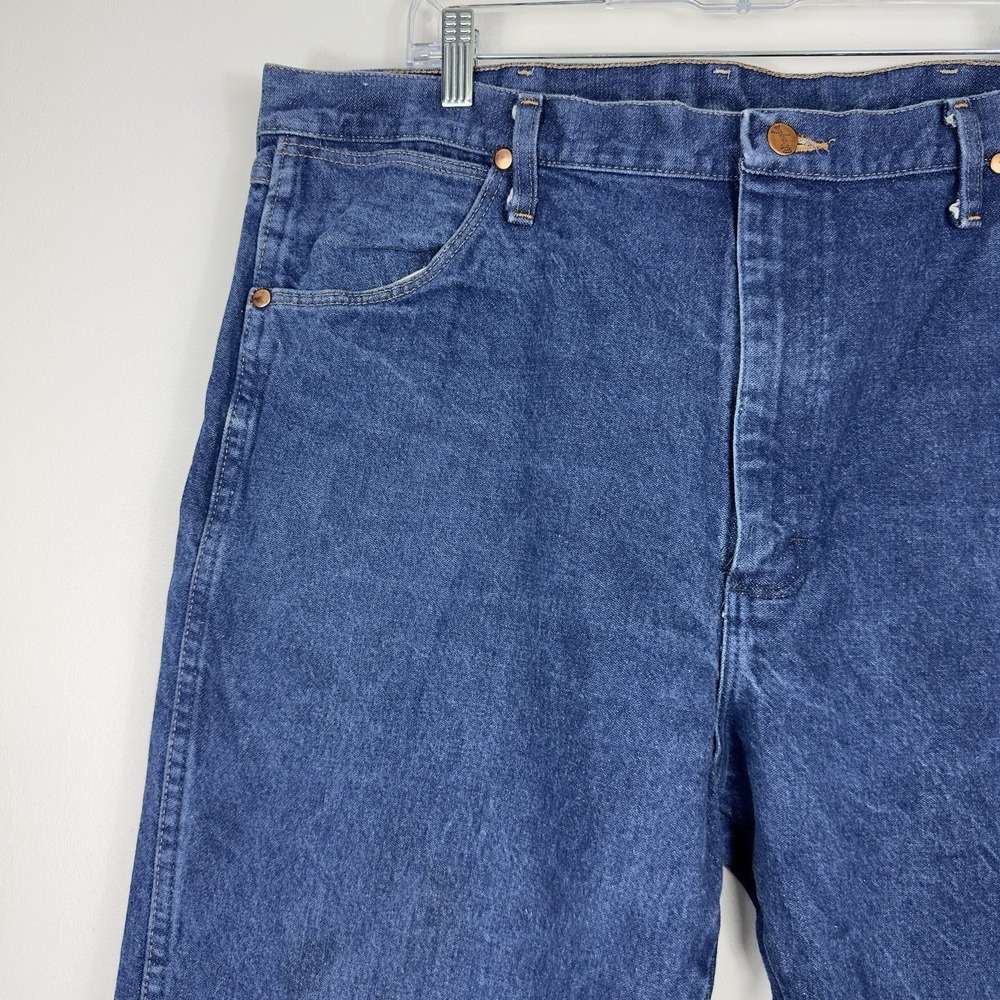 Wrangler 13MWZ Jeans Men 40x32 Denim Cowboy Cut Medium Wash Straight Heavyweight - Picture 4 of 9